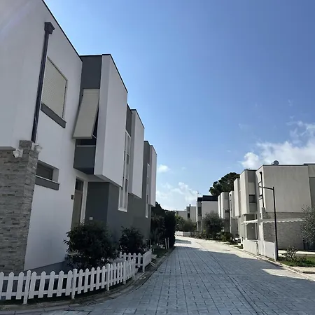 Lovely 2-bed In Gjiri I Lalzit Durrës
