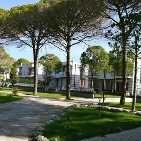 Apartment Lovely 2-bed In Gjiri I Lalzit Durrës