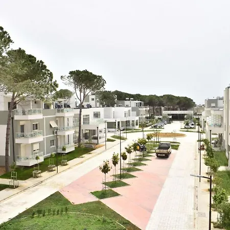 Lovely 2-bed In Gjiri I Lalzit Appartamento